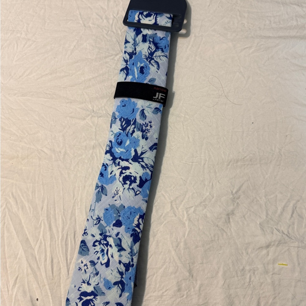 JF J.Ferrar Blue and White Floral Tie